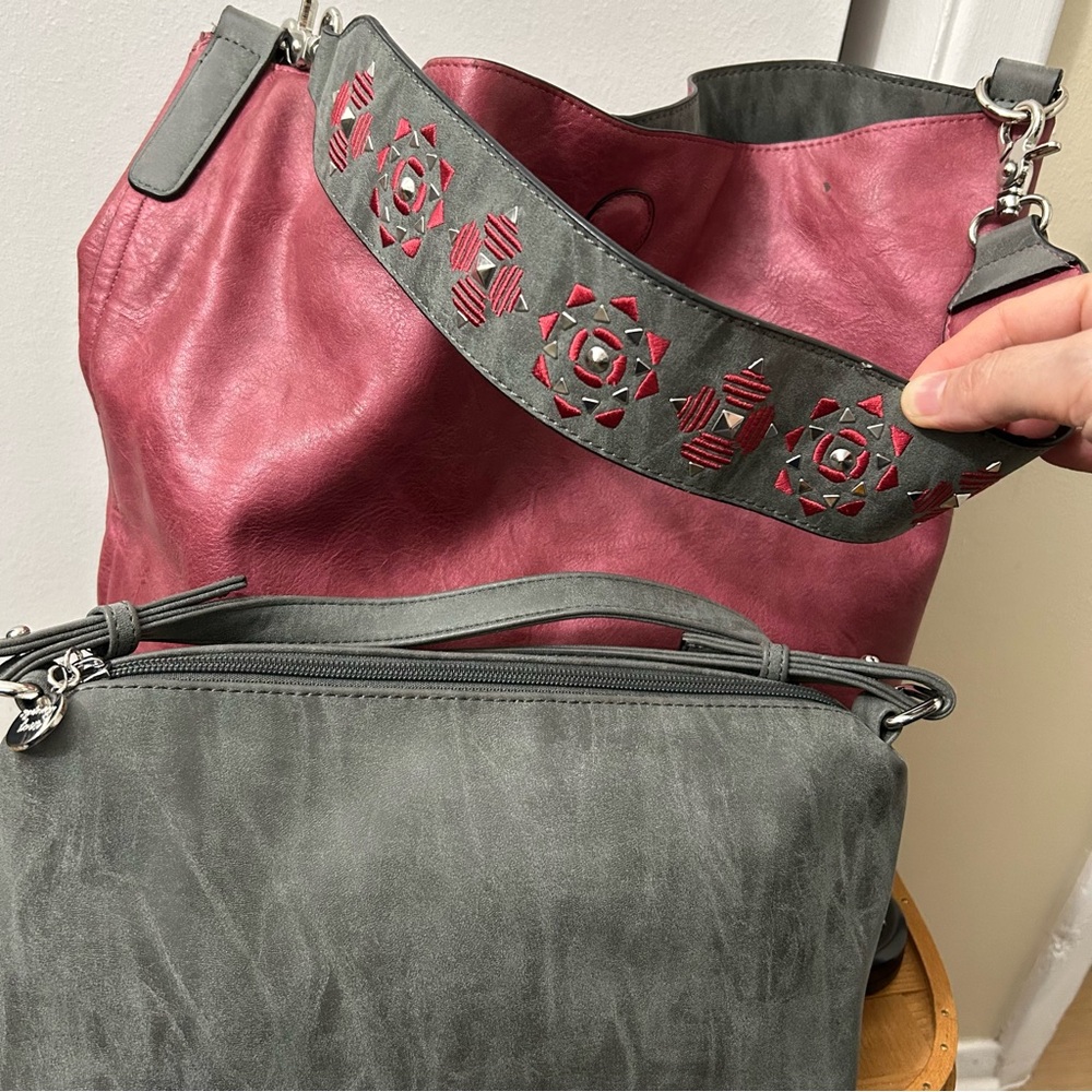 SYDNEY LOVE - Reservable Hobo Bag with Crossbody set. Grey and Burgundy/Rose - Picture 5 of 14